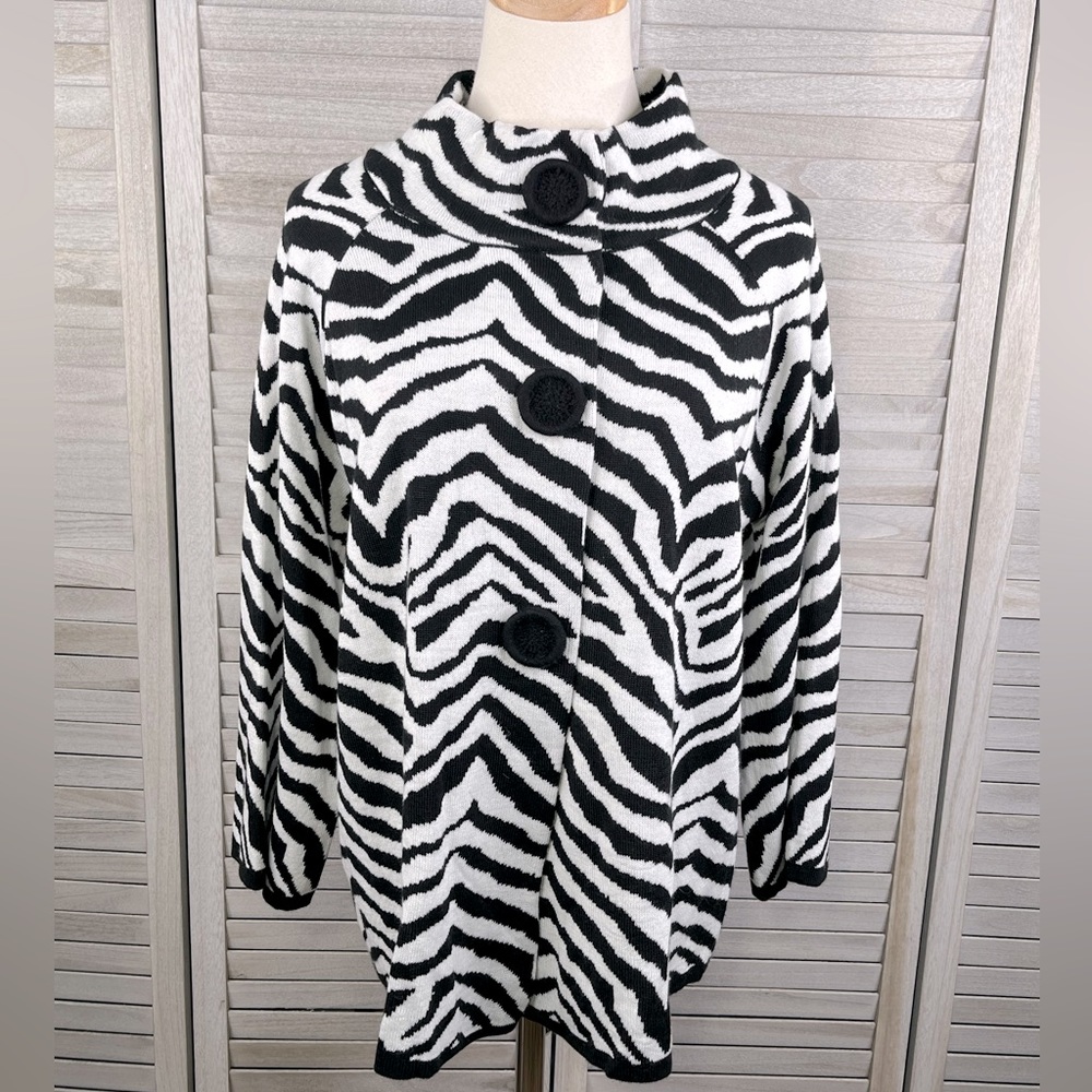 Uniform by John Paul Richard Snap Front  Swing Cardigan Zebra Print-Large